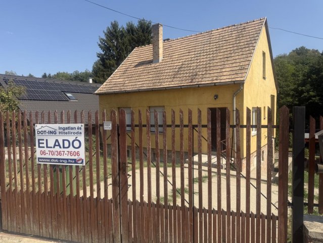 Eladó családi ház, Tatán 64.99 M Ft, 5 szobás