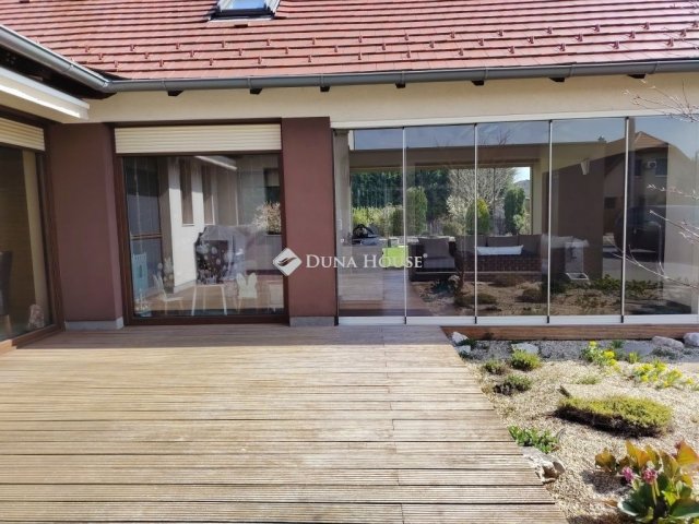 Eladó családi ház, Gárdonyban 249.9 M Ft, 4 szobás