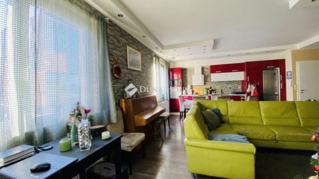 Eladó téglalakás, Budapesten, XIV. kerületben 180 M Ft, 4 szobás