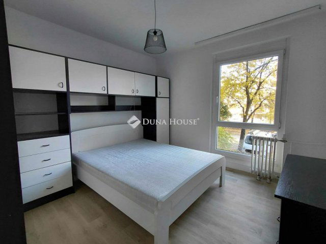 Eladó panellakás, Pakson, Pollack Mihály utcában 50 M Ft