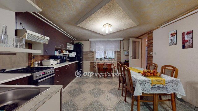 Eladó családi ház, Kisvárdán 49.9 M Ft, 3 szobás