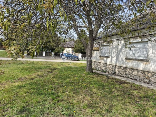 Eladó családi ház, Bodajkon, Széchenyi István utcában 60 M Ft