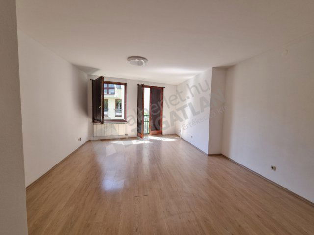 Kiadó téglalakás, albérlet, IX. kerületben, Soroksári úton