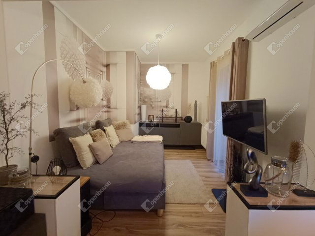 Eladó téglalakás, Sopronban 74.999 M Ft, 2 szobás