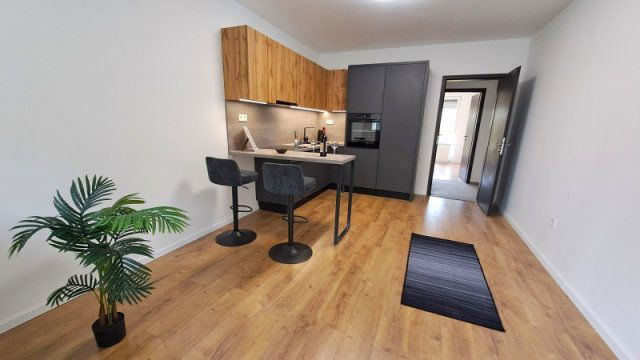 Eladó panellakás, Pécsett 56.9 M Ft, 2+2 szobás