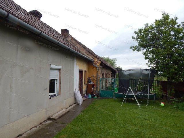 Eladó családi ház, Nagybajomban 12.5 M Ft, 7 szobás