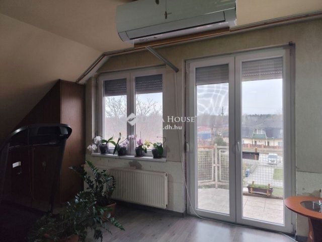 Eladó családi ház, Dunaharasztin 120 M Ft, 7 szobás
