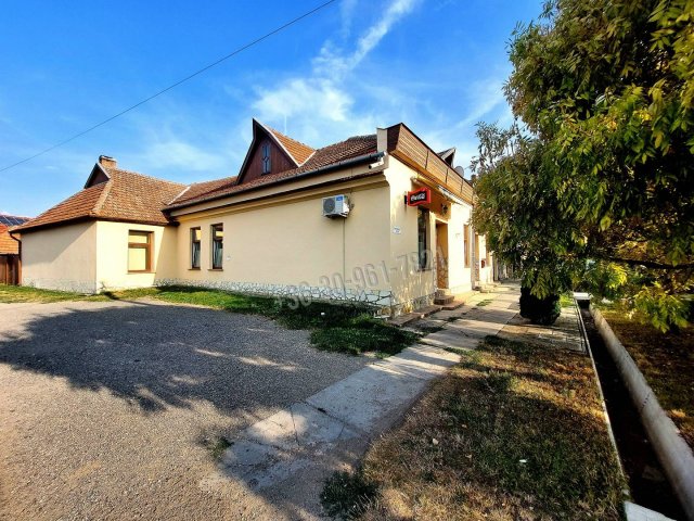Eladó üzlethelyiség, Sarkadon 40 M Ft, 1 szobás