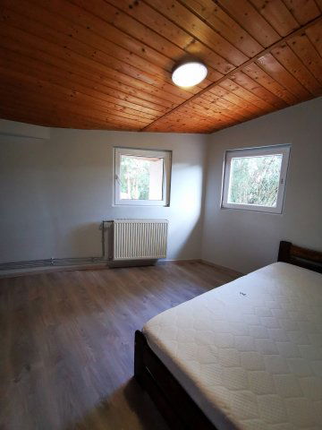 Kiadó családi ház, albérlet, Szegeden, Nefelejcs utcában