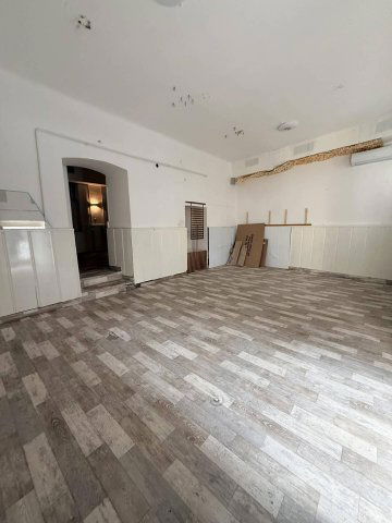 Eladó üzlethelyiség, Budapesten, XIII. kerületben 69.9 M Ft