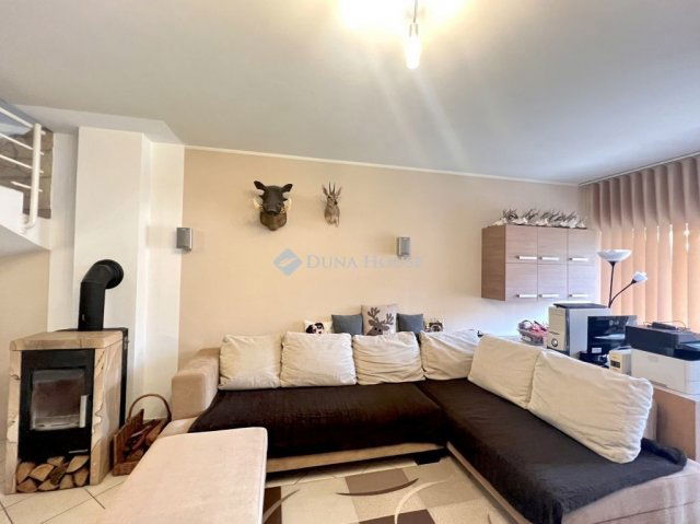 Eladó téglalakás, Ajkán 67.5 M Ft, 3 szobás