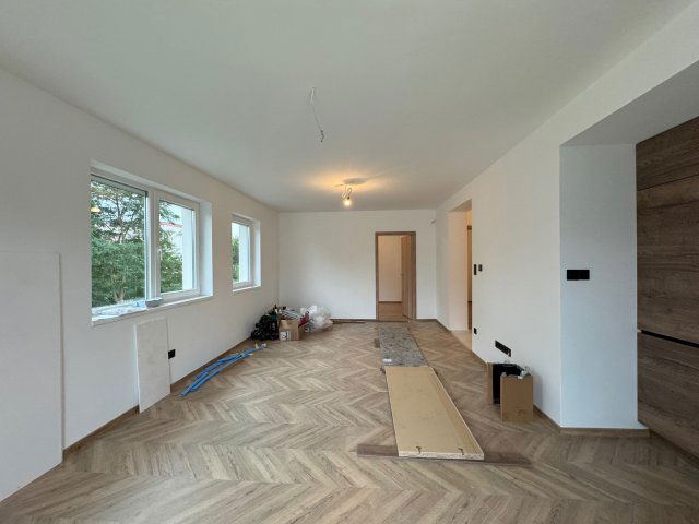 Kiadó téglalakás, albérlet, Pécsett 350 E Ft / hó, 3 szobás