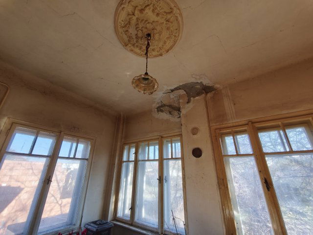 Eladó családi ház, Szolnokon 39.9 M Ft, 3 szobás