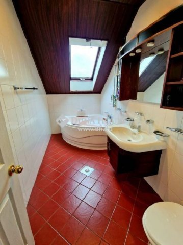 Eladó családi ház, Gyömrőn 219 M Ft, 10 szobás