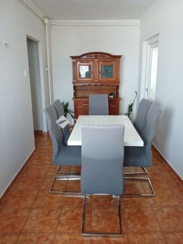 Eladó panellakás, Debrecenben 62.9 M Ft, 3 szobás