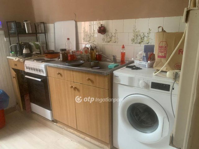 Eladó téglalakás, Gyöngyösön 27.5 M Ft, 1 szobás