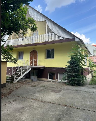 Eladó családi ház, Debrecenben 199 M Ft, 6 szobás