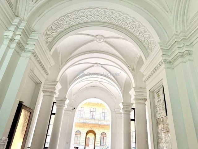 Eladó téglalakás, Budapesten, VIII. kerületben 120 M Ft