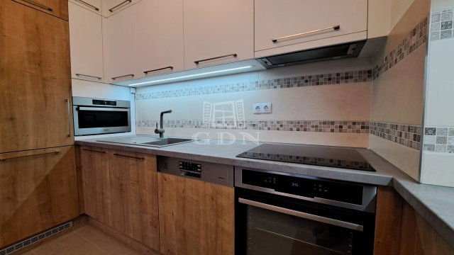 Eladó téglalakás, Budapesten, XIV. kerületben 168 M Ft, 4 szobás