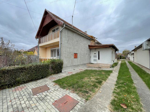 Eladó családi ház, Hajdúszoboszlón 119.9 M Ft, 6+1 szobás