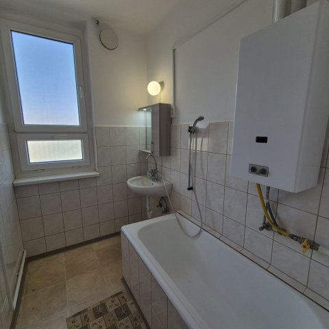 Eladó panellakás, Kecskeméten 34.5 M Ft, 2 szobás