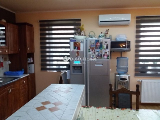 Eladó családi ház, Balatonszabadiban 89.9 M Ft, 5 szobás