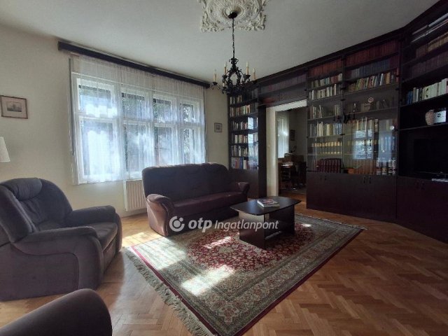 Eladó családi ház, Budapesten, II. kerületben 335 M Ft