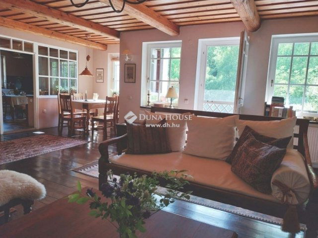 Eladó családi ház, Budaörsön 329.9 M Ft, 5 szobás