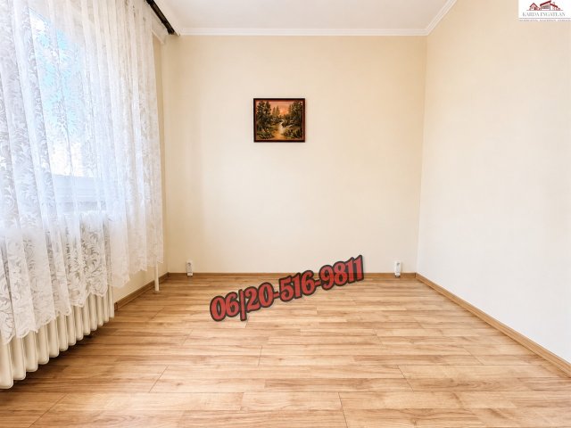 Eladó panellakás, Dunaújvárosban 28.49 M Ft, 2 szobás