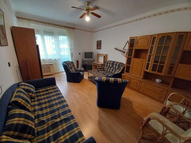 Eladó téglalakás, Szolnokon 22.5 M Ft, 1 szobás