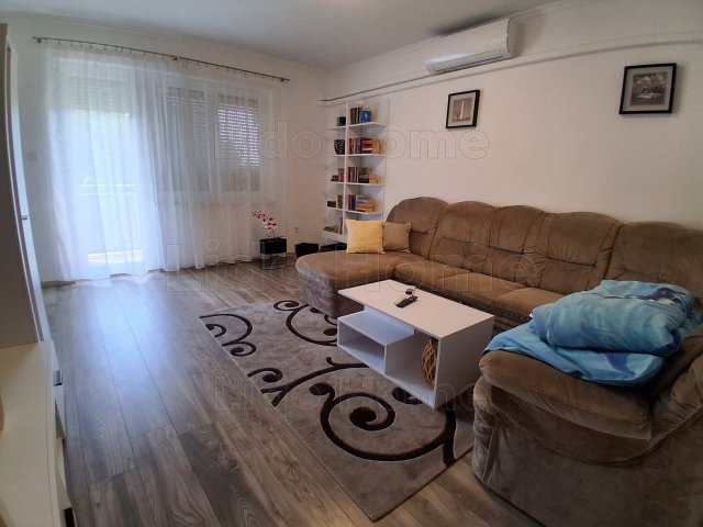 Eladó téglalakás, Dombóváron 42 M Ft, 1+2 szobás
