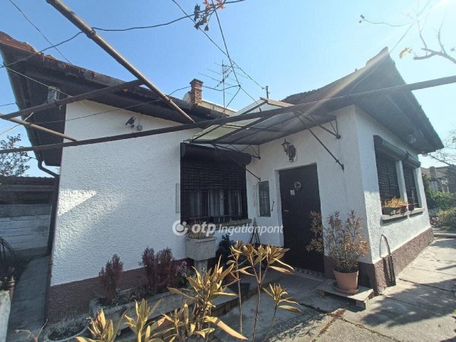 Eladó családi ház, Budapesten, IV. kerületben 74.9 M Ft