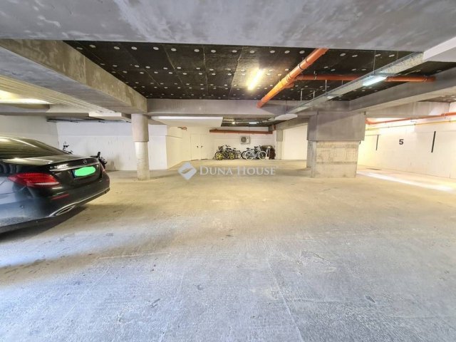 Eladó garázs, Pécsett, Szigeti úton 5.99 M Ft