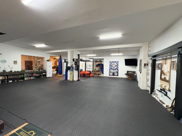 Eladó üzlethelyiség, Nyíregyházán 59 M Ft, 2 szobás