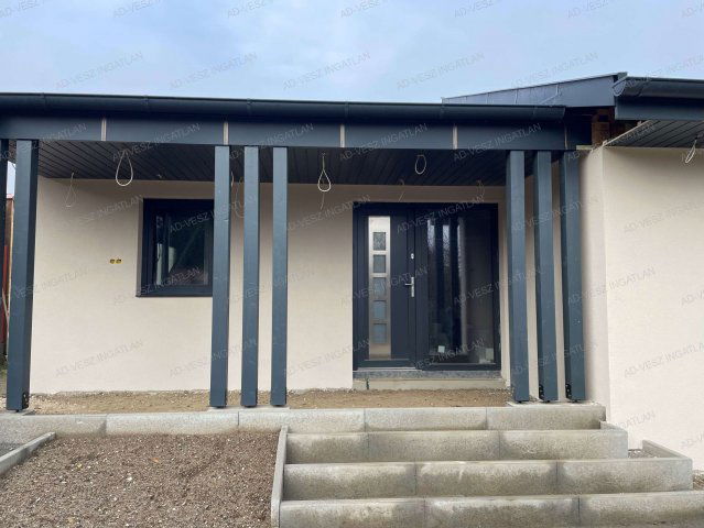 Eladó családi ház, Ócsán 149.5 M Ft, 3+1 szobás