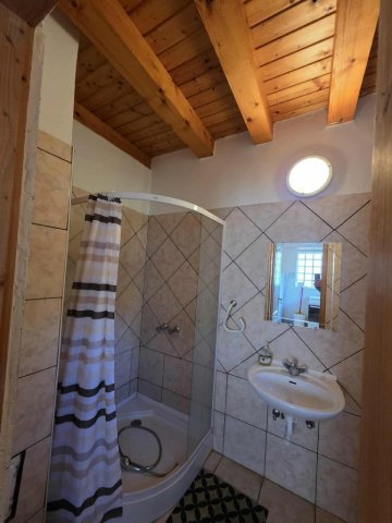 Eladó családi ház, Abaligeten 35.9 M Ft, 1+2 szobás