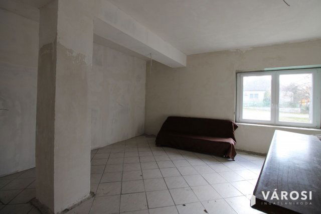 Eladó családi ház, Szőcön 68 M Ft, 4+1 szobás