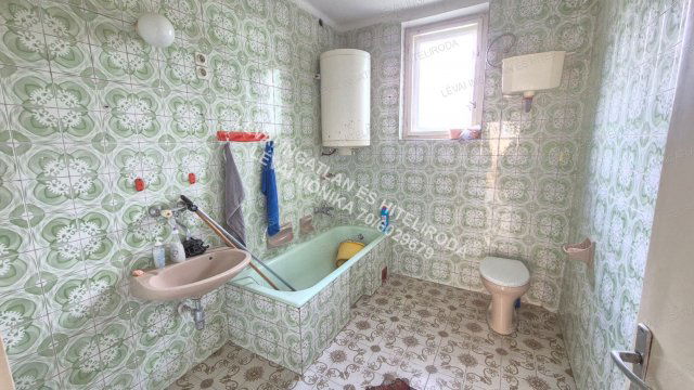 Eladó családi ház, Újkígyóson 15.9 M Ft, 2 szobás