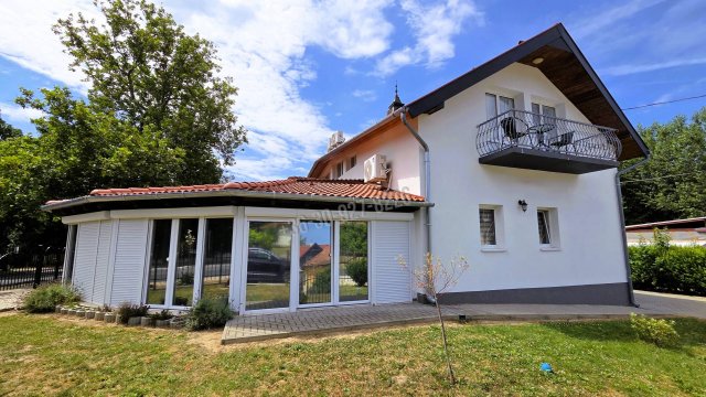 Eladó hotel, Gyenesdiáson 135 M Ft, 12 szobás