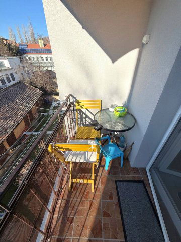 Eladó téglalakás, Pécsett 79.9 M Ft, 3 szobás