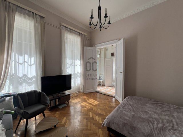Eladó téglalakás, Budapesten, V. kerületben 88.9 M Ft, 2 szobás