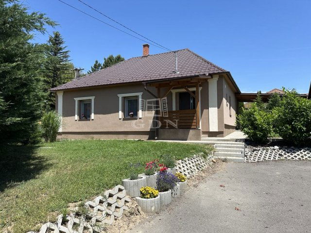 Eladó családi ház, Orcin 59.9 M Ft, 3 szobás