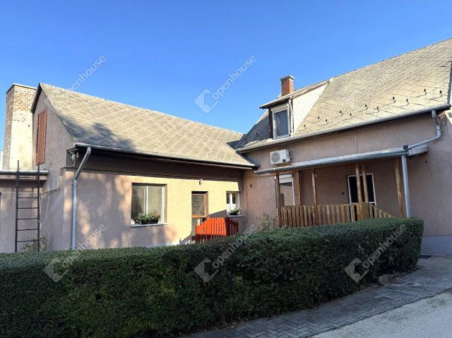 Eladó családi ház, Székesfehérvárott 109 M Ft, 5 szobás