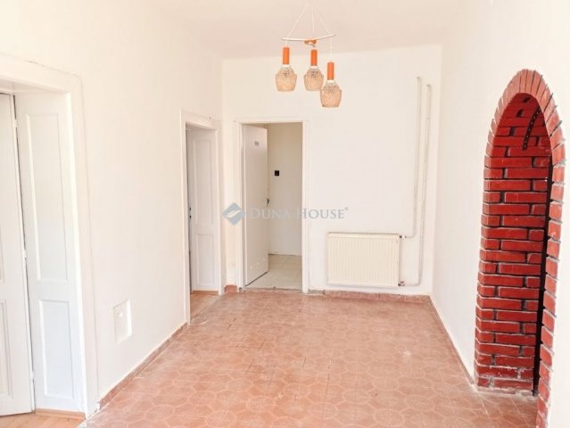Eladó családi ház, Batykon 22 M Ft, 5 szobás