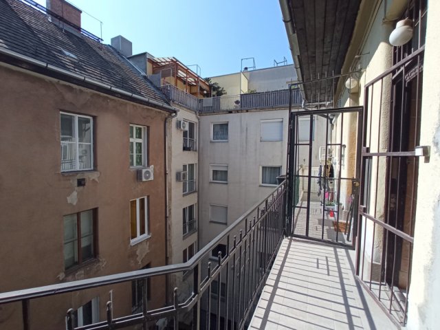 Eladó téglalakás, Budapesten, VIII. kerületben 40.5 M Ft