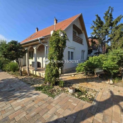 Eladó családi ház, Kecskeméten 125 M Ft, 5 szobás