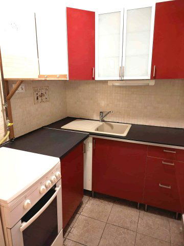 Eladó panellakás, Székesfehérvárott 42.5 M Ft, 2 szobás