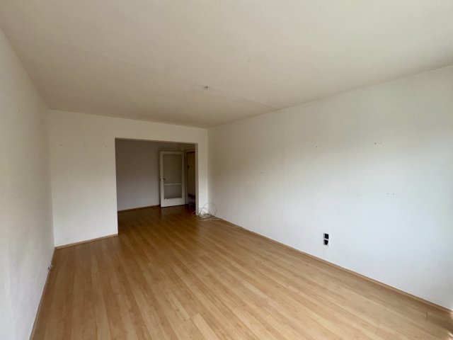 Kiadó panellakás, albérlet, Székesfehérvárott, Rákóczi úton