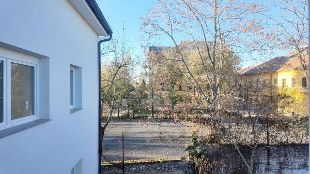Eladó téglalakás, Sopronban 74 M Ft, 2 szobás