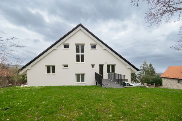 Eladó téglalakás, Pécsett 125 M Ft, 4 szobás